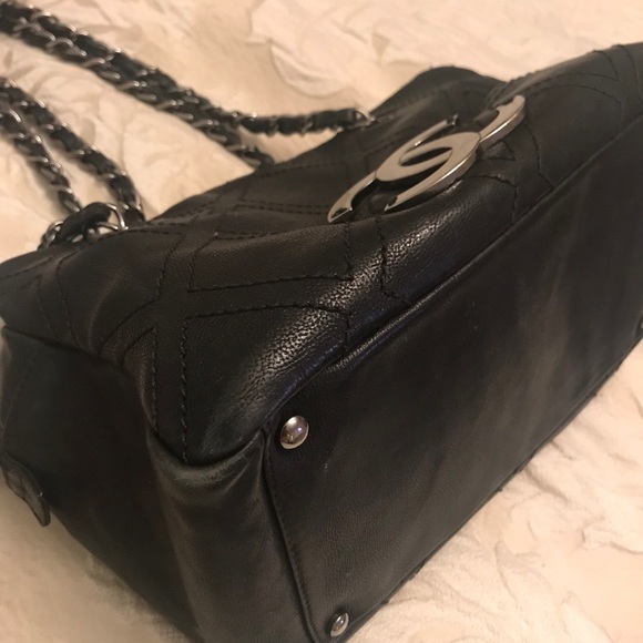 Chanel Diamond Stitch Tote - Picture 7 of 11